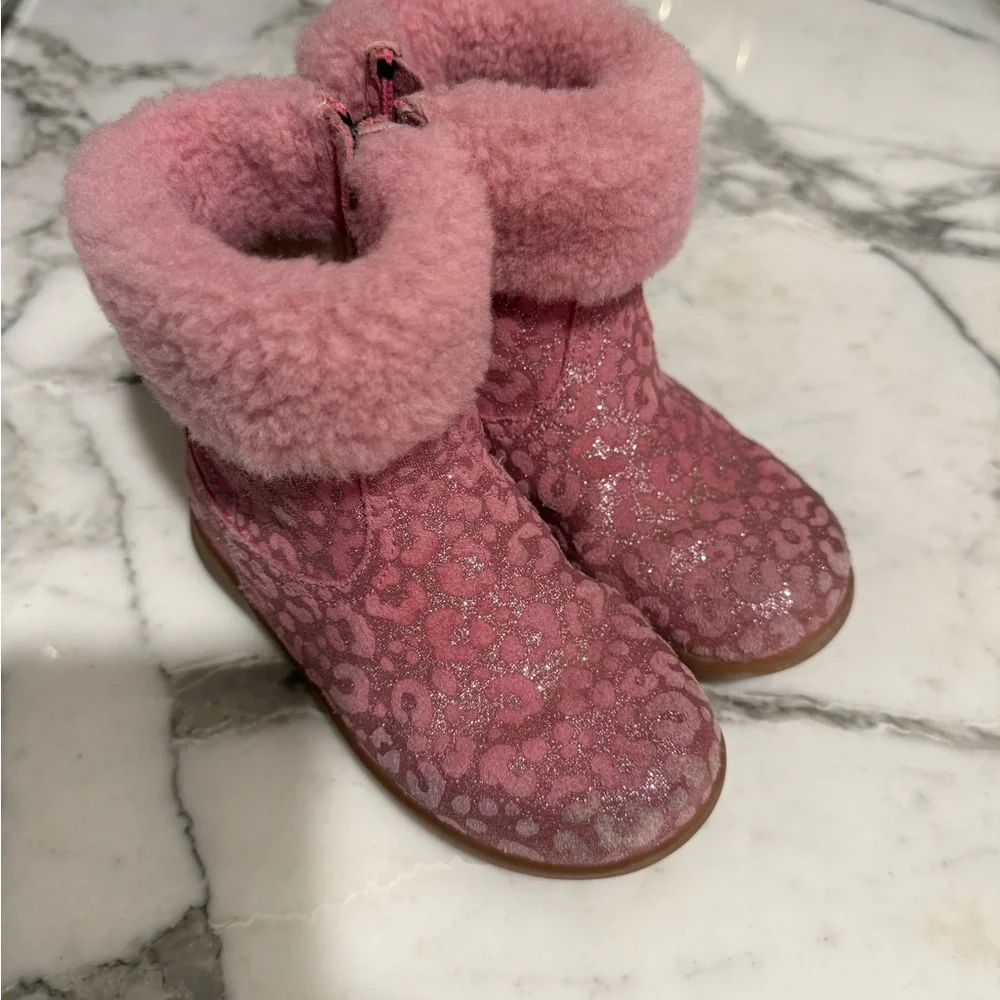 $27 ADD ON UGG Short‎ Sheepskin Boots Size 9c c9